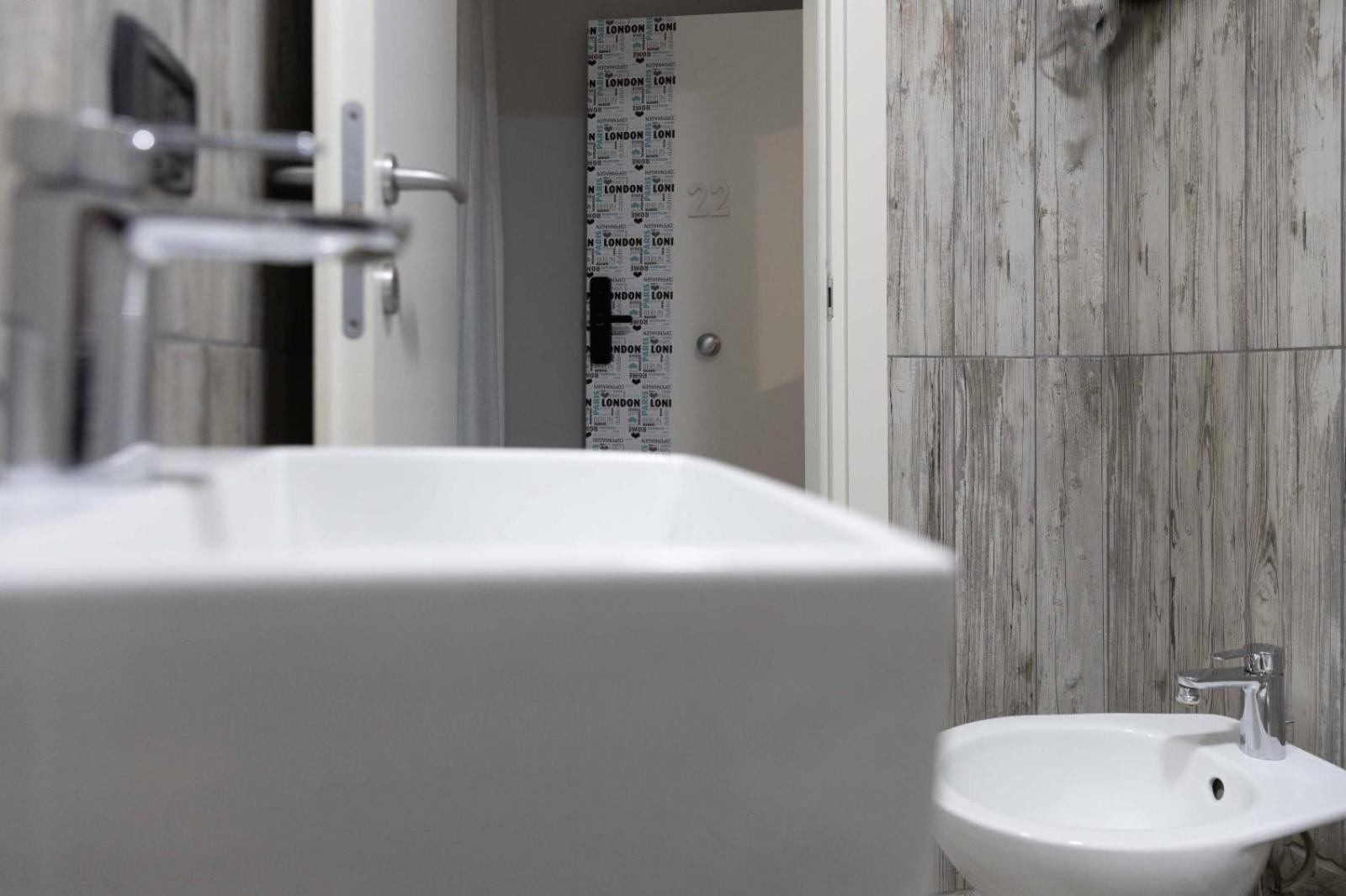 Stay In The Heart Of Salerno - Near The Duomo "La Finestra Sul Borgo" 외부 사진